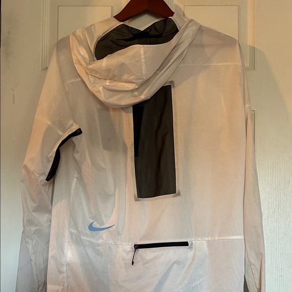 Nike White Packable Hooded Windbreaker - Picture 4 of 8